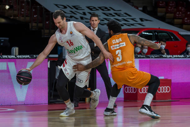 赵继伟复出 赵继伟复出